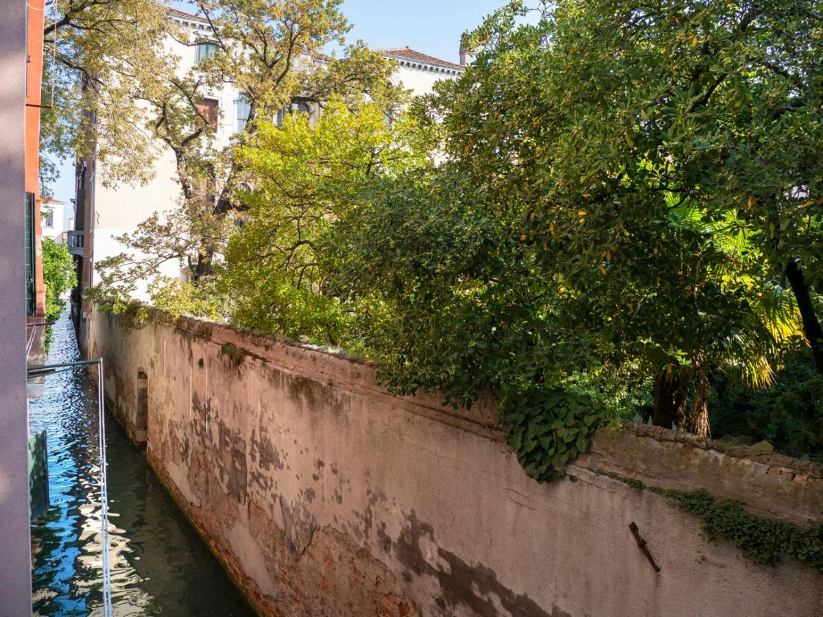 Canal Tron Venetië Buitenkant foto